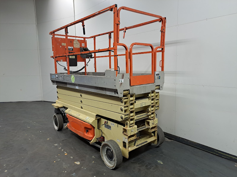 Picture of a JLG 2646ES