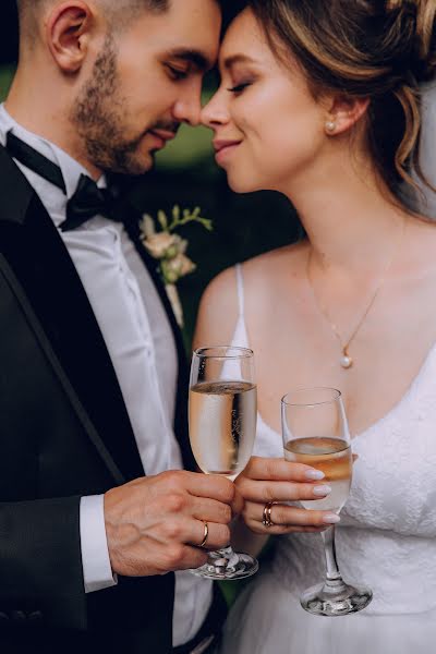 Fotografo di matrimoni Angelina Pavlenko (pvlinka). Foto del 22 luglio 2019