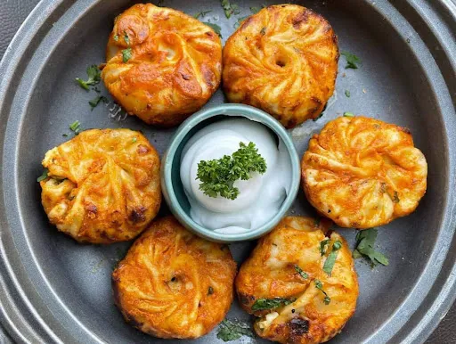 Chilli Cheese Fried Momos [8 Pieces]