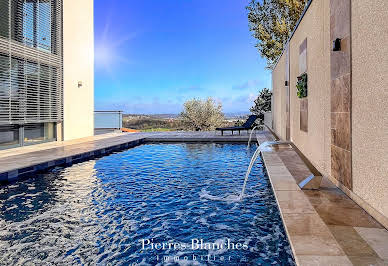 Maison avec piscine et terrasse 12