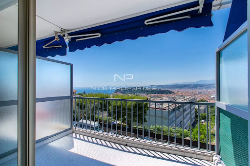 Apartment with terrace 1