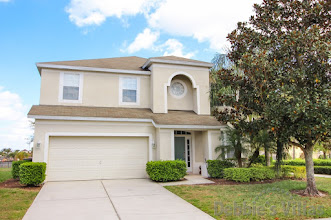 Orlando villa, close to Disney, Kissimmee resort, games room, lake view, private pool and spa