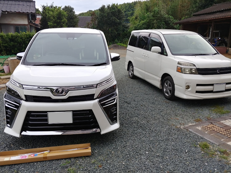 ヴォクシーのほぼノーマルです・単車に関するカスタム事例の投稿画像1枚目