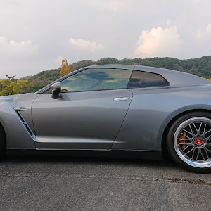 NISSAN GT-R R35