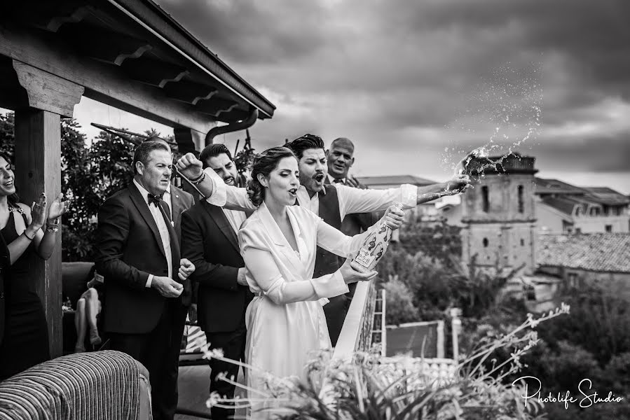 Wedding photographer Vincenzo Martello (photolifestudio). Photo of 23 September 2019