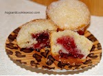 Raspberry Filled Sugared Doughnut Muffins was pinched from <a href="http://hugsandcookiesxoxo.com/2015/01/raspberry-filled-sugared-doughnut-muffins.html?utm_source=feedburner" target="_blank">hugsandcookiesxoxo.com.</a>