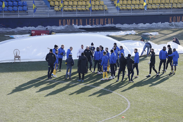 Ce que risquent Waasland-Beveren et Ostende pour leur pelouse impraticable