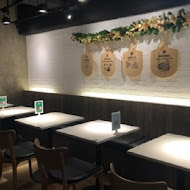 Pizza CreAfe’ 客意比薩.咖啡(民權店)