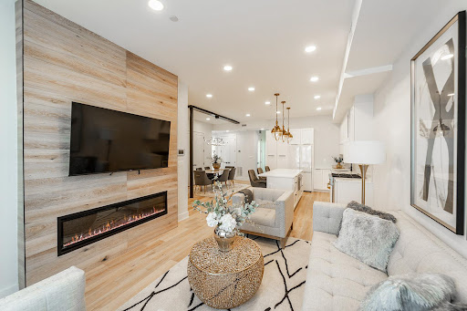 Prestige property for sale in Washington (United States) - Modern living room with fireplace and open kitchen