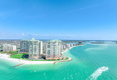 Apartment with pool 3