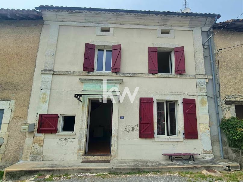 Vente propriété 4 pièces 233 m² à Saint-Paul-Lizonne (24320), 126 900 €