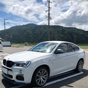 X4 M40i