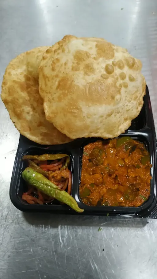 Kadhai Chole With 2 Bhature + Gulab Jamun [1 Pc]