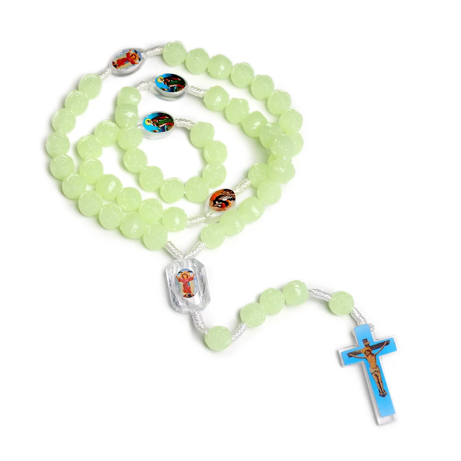 10mm Lichtgevende Kruis Rozenkrans Ketting Een stralend geloofsaccessoire om te bidden en goddelijke bescherming en licht te dragen.