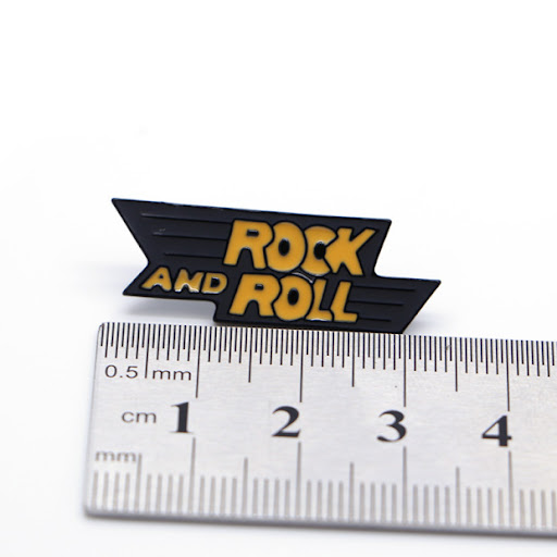 Title 5, Broche dégoulinant avec lettres de dessin animé...