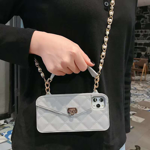 Title 11, Chain diagonal silicone coin purse phone case. ...