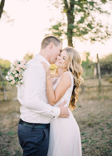 Fotógrafo de casamento Viktoriya Kirilicheva (twinklevi). Foto de 24 de setembro 2017