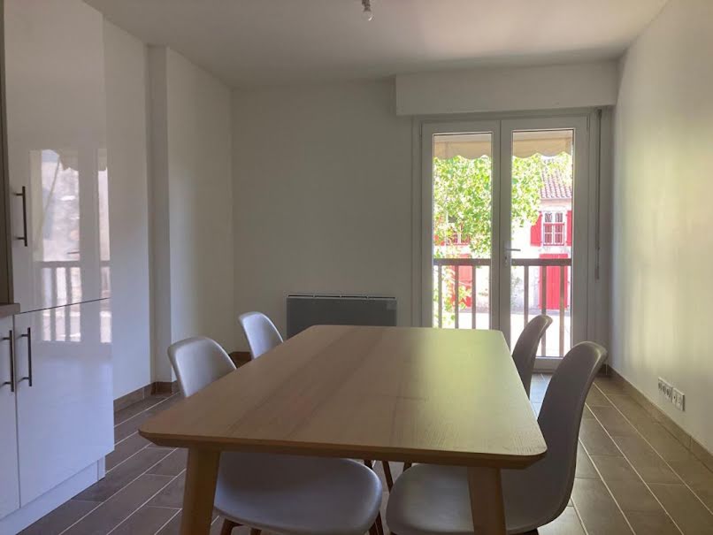 Location meublée appartement 1 pièce 33 m² à Pomarez (40360), 470 €