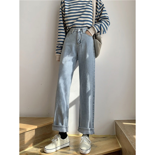 Title 3, Light-colored wide-leg straight-leg jeans for r...