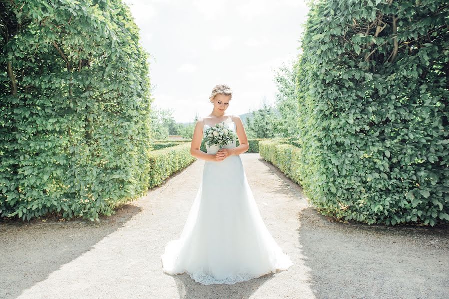 Fotografo di matrimoni Julia Sikira (sikira). Foto del 12 gennaio 2020