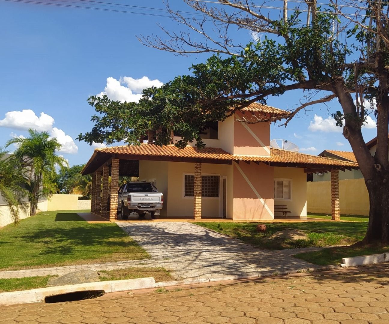 Casas à venda Condomínio Solares