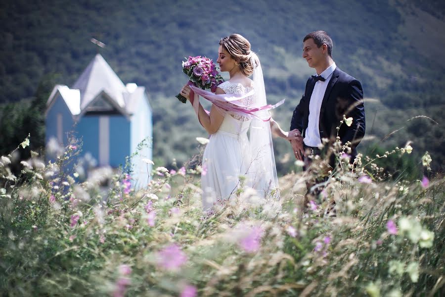 Fotógrafo de casamento Anton Dzhusoev (dzhus). Foto de 30 de dezembro 2017