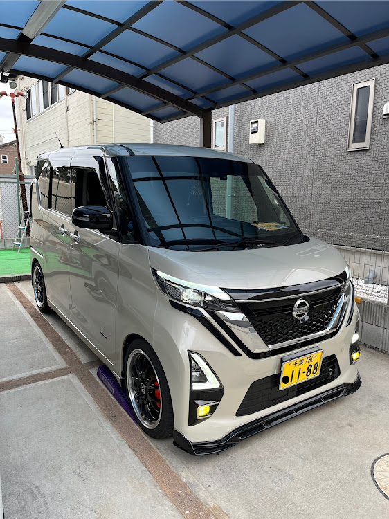 ルークスの可愛い息子・DIY・車高調整・愛車の好きな角度・KYB ローファーショックに関するカスタム事例の投稿画像1枚目