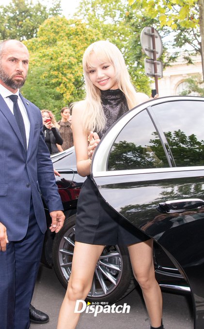 Park Bo Gum Proves To Be A True Gentleman Towards BLACKPINK's Lisa At The  CELINE Paris Fashion Show - Koreaboo