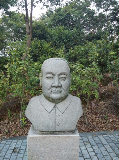 钱学森像