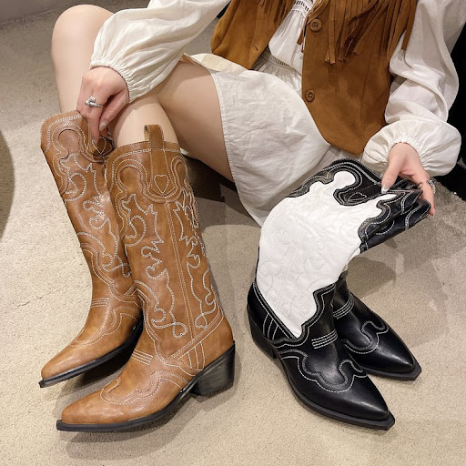 Title 2, Retro Pointed-toe Western Womens V Cut Embroid...