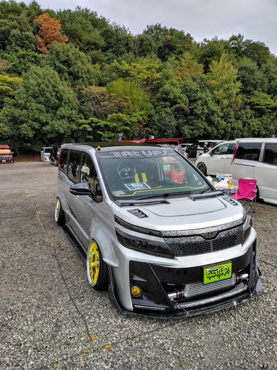 ヴォクシーのワゴニストミーティングSPL・Eat up⤴️・医療従事者の皆さまに感謝に関するカスタム事例の投稿画像1枚目