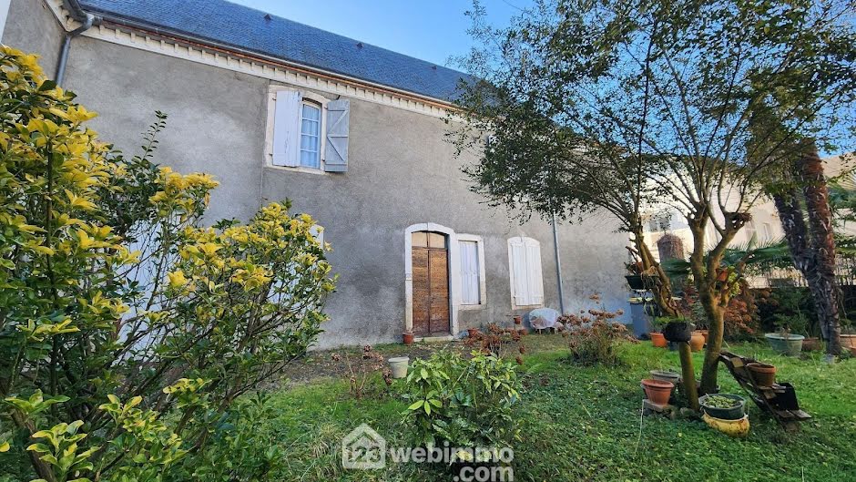 Vente maison 8 pièces 191 m² à Nay (64800), 187 000 €