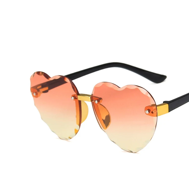 Occhiali da sole Love senza montatura all'avanguardia
