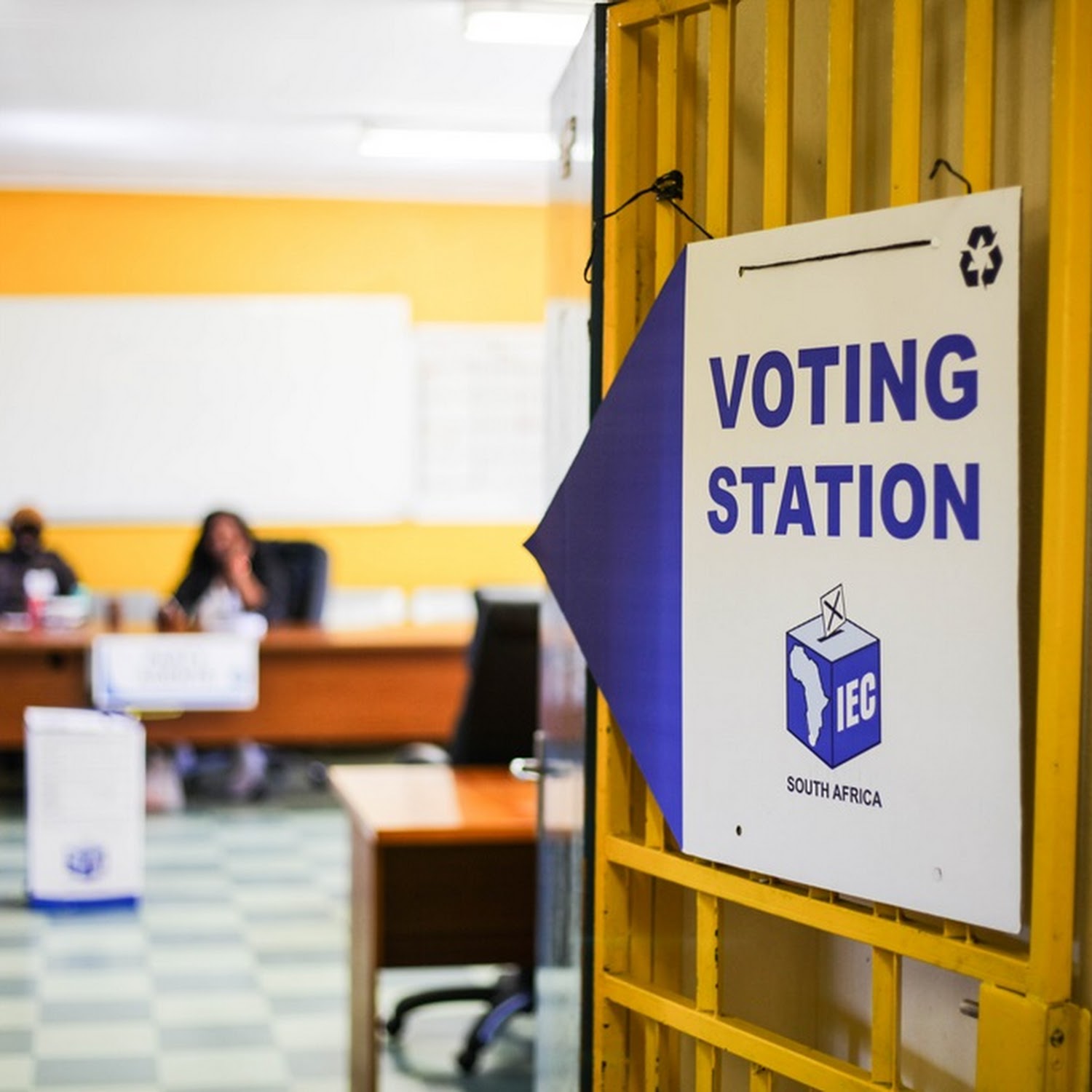 Иконка местоположение. Next local. Think globally act locally. Next local. Next local.