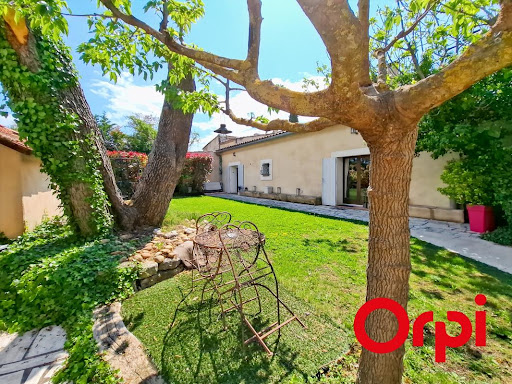 Villa avec piscine et terrasse 2