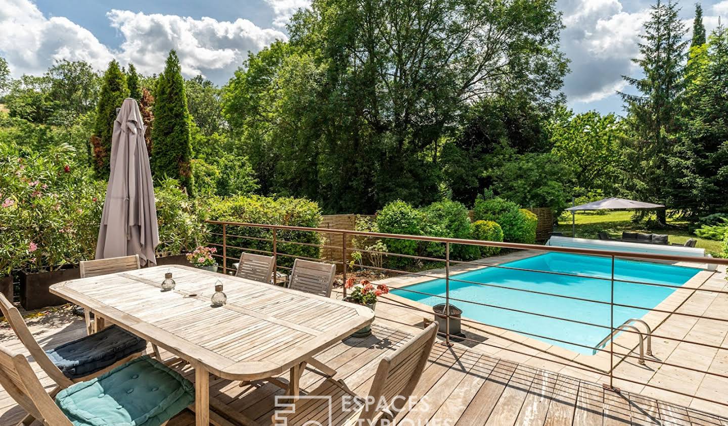 House with pool and terrace Le Perréon