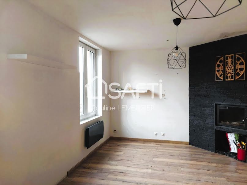 Vente maison 6 pièces 190 m² à Vendeuil (02800), 192 500 €