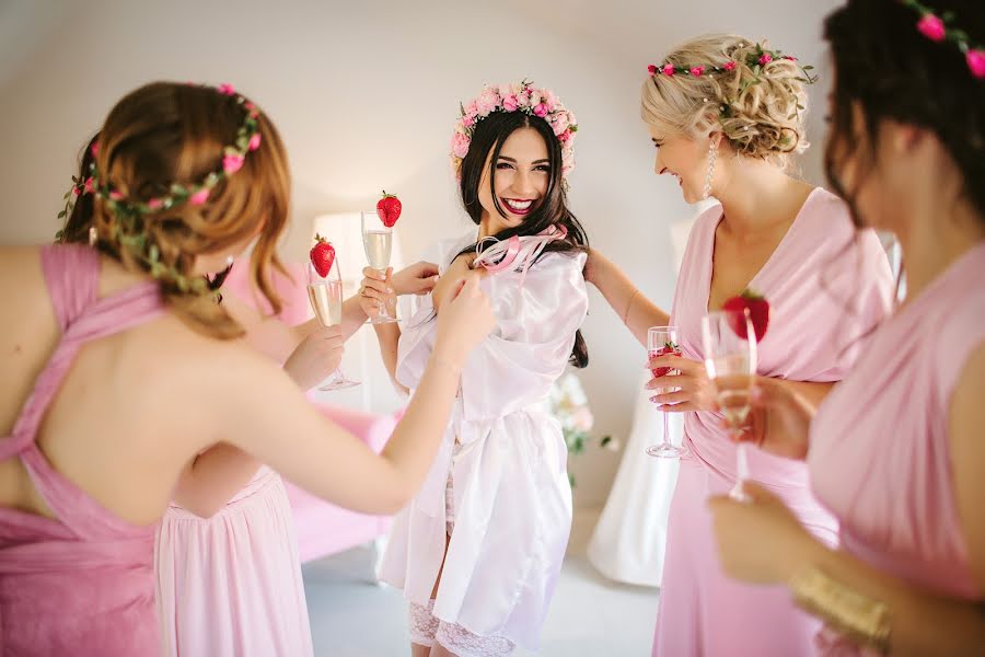 Fotógrafo de casamento Lyudmila Antalovci (dreamon). Foto de 7 de junho 2017