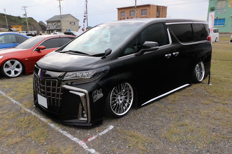 アルファードのアルファード30後期・クレファクミーティング・新潟県に関するカスタム事例の投稿画像3枚目