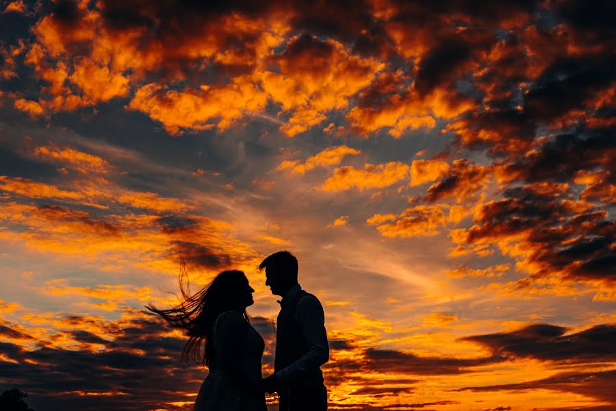 Fotógrafo de casamento Krzysia Kowerczuk (krfoto). Foto de 2 de setembro 2022