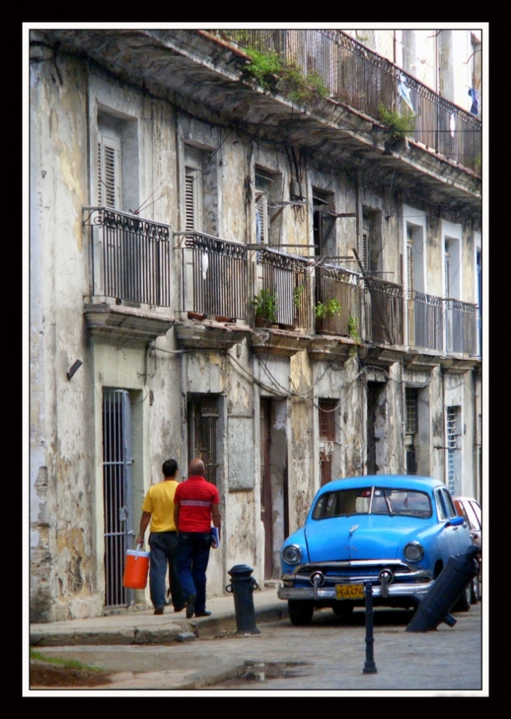 Street of  La Habana di squini