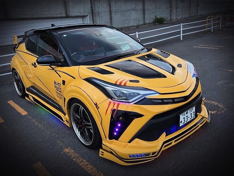 C-HRのTOYOTA・C-HR・爪跡ステッカー・元祖傷眼C-HR・お気に入りに関するカスタム事例の投稿画像4枚目