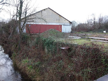 locaux professionnels à Les Eglisottes-et-Chalaures (33)