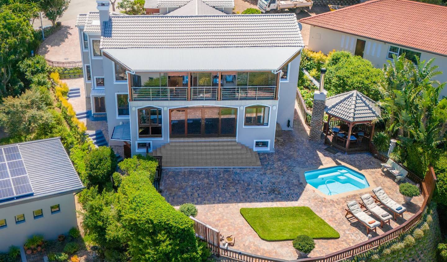 House with pool and garden Knysna