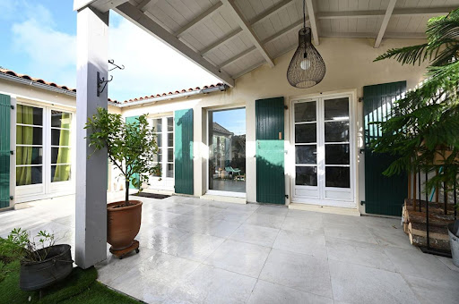 House with terrace 1