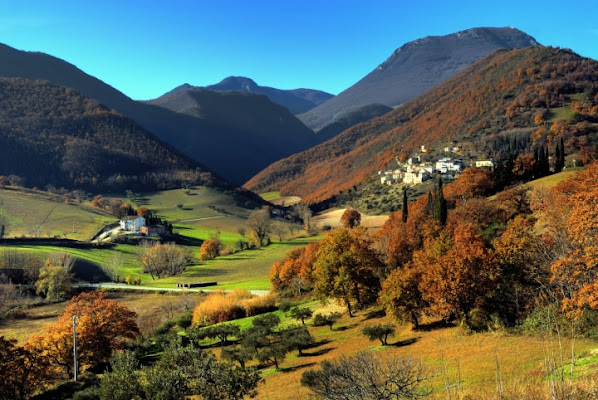 Paese nei monti dell' Appennino di emorpi