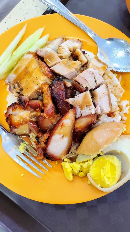 Guide to visiting Hawker Centers in Singapore - Hai Shan Roasted Chicken Rice, Char Siew and Roasted Pork Rice dish from Tiong Bahru Food Centre