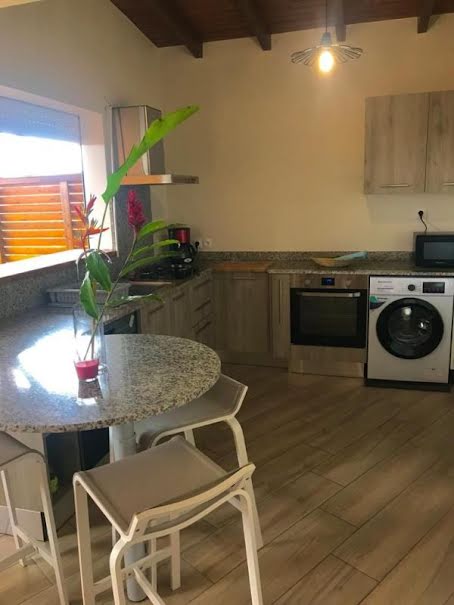 Location meublée appartement 3 pièces 60 m² à Petit bourg (97170), 1 500 €