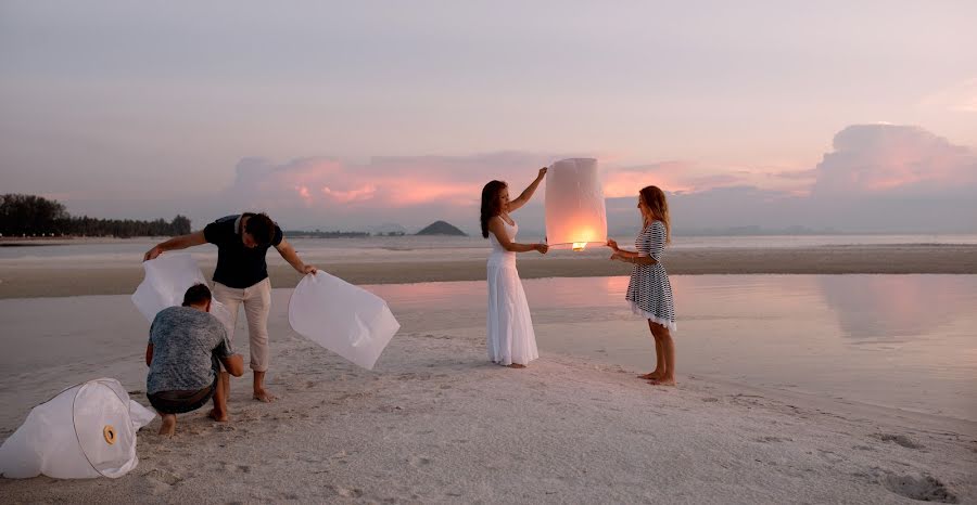 Fotógrafo de casamento Lara Korneeva (larakorneeva25). Foto de 26 de maio 2017