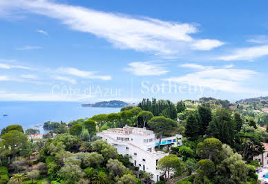 Seaside villa with pool and terrace 12